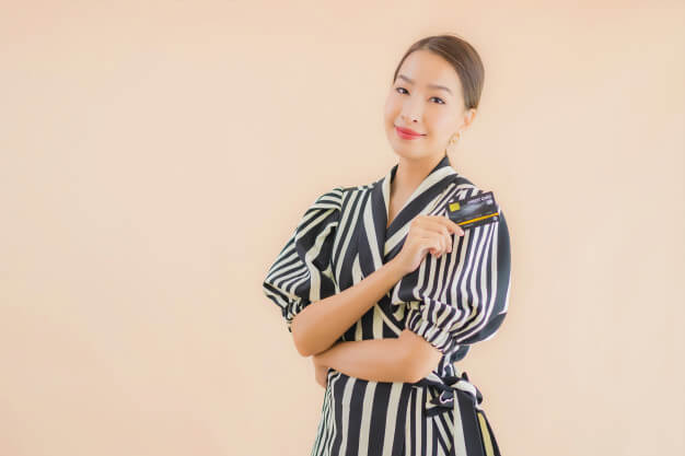 เอมันนี่ ออนไลน์