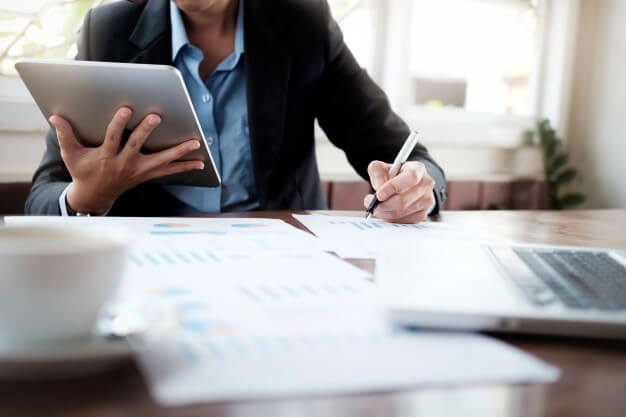 ประกันชีวิตลดหย่อนภาษี สรรพากร