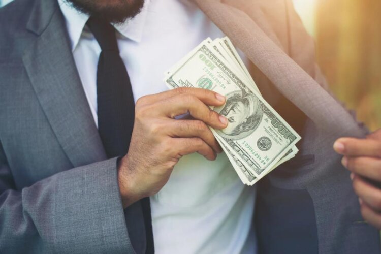 สรุป #4 ความเสี่ยงจากการซื้อ [พันธนบัตร ยิ่งออมยิ่งได้] ใยสายตาของชาว Pantip