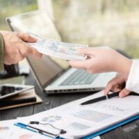 พันธบัตรออมทรัพย์ รุ่นออมไปด้วยกัน #จำหน่ายปี 2564 มีดีอย่างไร ทำไมคนถึงนิยมซื้อขาย